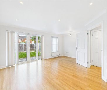 3 bedroom end of terrace house to rent - Photo 1