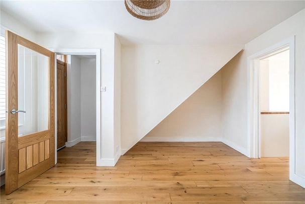 3 bedroom end of terrace house to rent - Photo 1