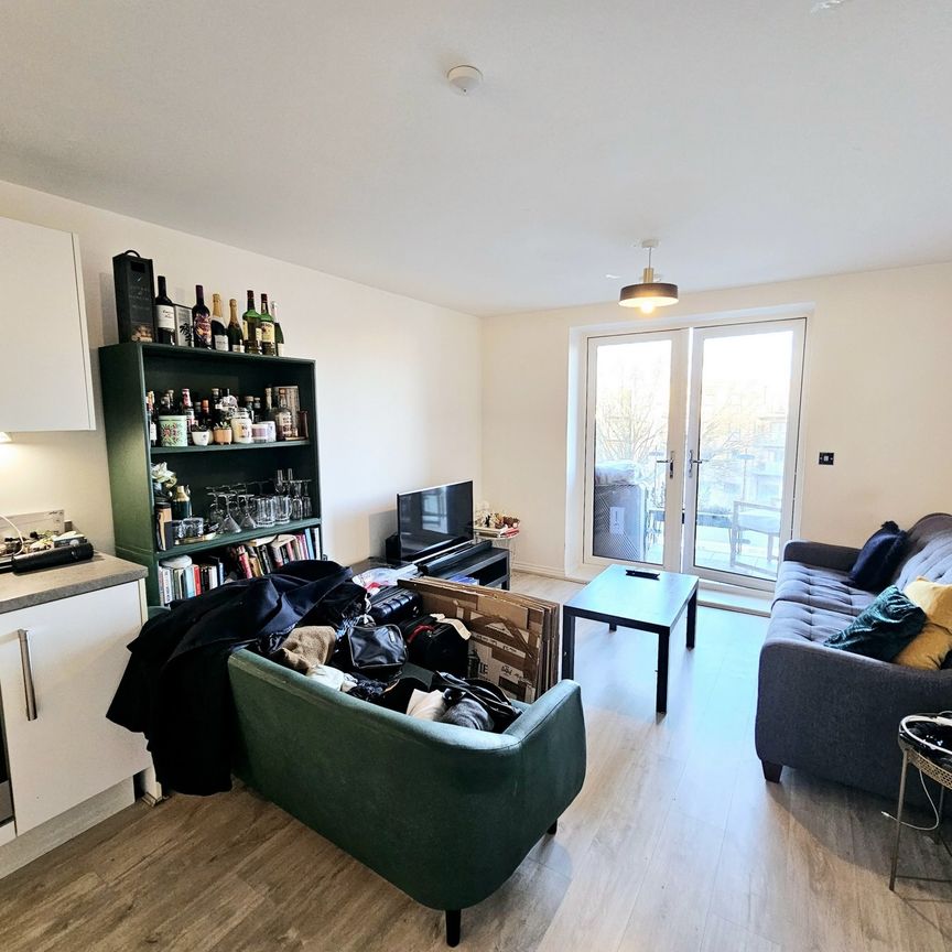 Elstree Way, WD6 1BZ, Borehamwood - Photo 1