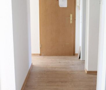 Helle 4-Raum-Wohnung mit Südbalkon und Blick ins Grüne - Photo 1