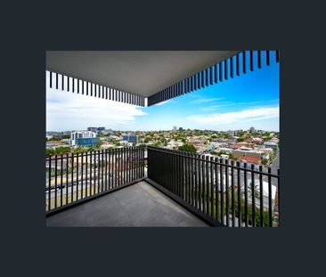 West Village Beautiful 2 Bedrooms Apartment in West End - Photo 2