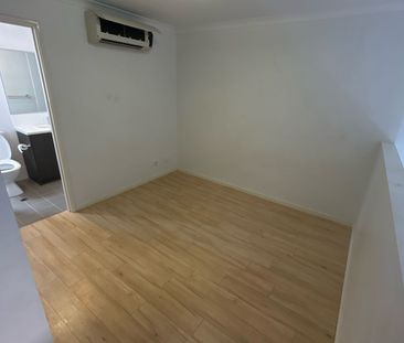 Charming Close to City Centre - Photo 1