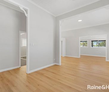 Beautifully Renovated 4 Bedroom Home in Prime Location complete wit... - Photo 4