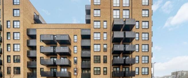 1 bedroom in a flat share to rent - Photo 1