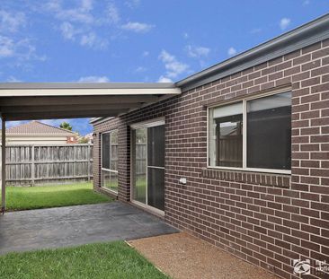 Stunning 5-Bedroom Family Home - Photo 1