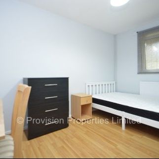 4 Bedroom House, City Centre, University Leeds - Photo 1