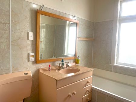 Woburn Beauty - Photo 2