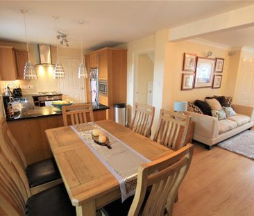 4 bedroom detached house to rent - Photo 4