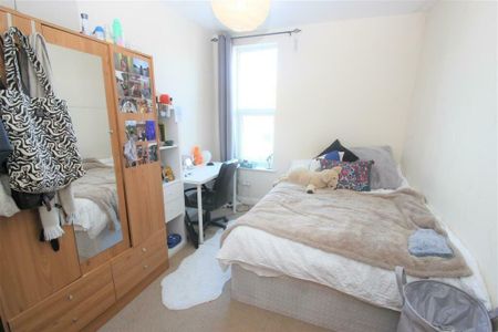 6 bedroom flat to rent - Photo 5