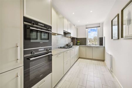 A bright three bedroom apartment with lift and porter located in South Belgravia for Sloane Square, Elizabeth Street and Victoria. - Photo 5