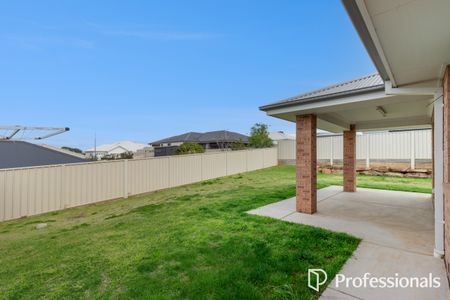 39 Muttama Parade, Gobbagombalin NSW 2650 - Photo 2