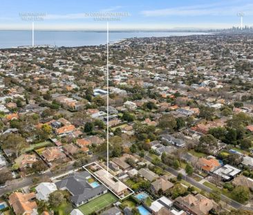 CHARMING VICTORIAN-INSPIRED HOME IN A BRIGHT, LOW MAINTENANCE GARDE... - Photo 6