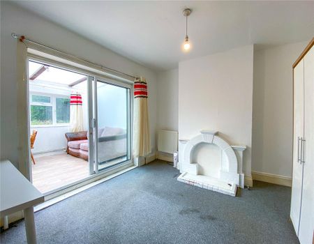 4 bedroom semi-detached house to rent - Photo 3