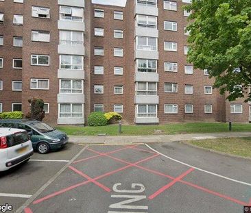 Room in a Shared Flat, Raffles House, NW4 - Photo 1