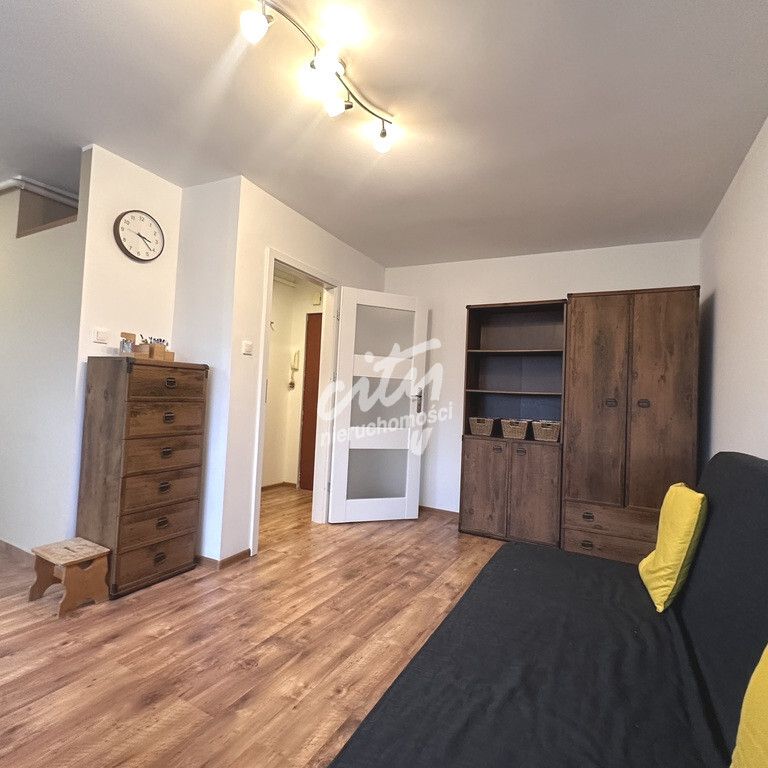 Kawalerka w centrum miasta vis-a-vis Kaskady - Zdjęcie 1