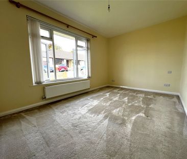 Maclins Close, South Molton, Devon, EX36 - Photo 2