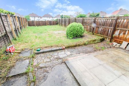 3 bedroom terraced house to rent - Photo 3