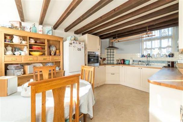 2 bedroom House To Let - Photo 1