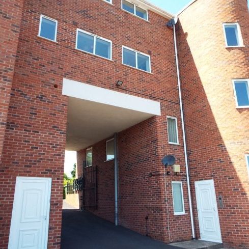 Henwick Court, Worcester, WR2 - Photo 1