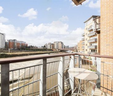 2 bedroom Flat To Let - Photo 5