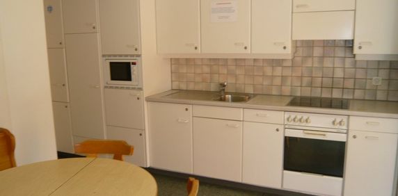 MIETEN OHNE KAUTION - Möbliertes Zimmer in Flughafennähe, NUR FRAUEN - Photo 2