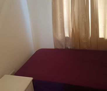 Room in a Shared House, Viola St, M11 - Photo 6
