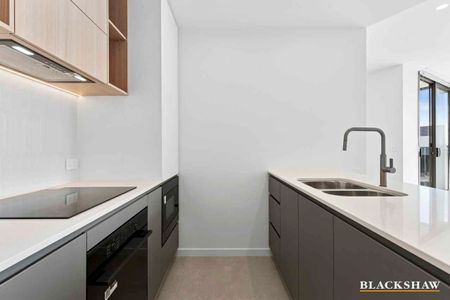 Brand New Living In Prime Location - Photo 3