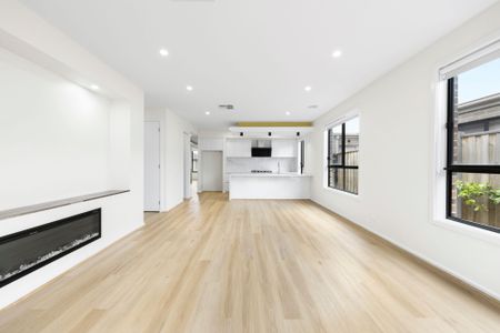 Stunning Family Home! - Photo 3