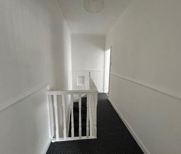 2 bedroom end of terrace house to rent - Photo 4