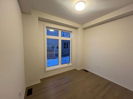 For Lease - 1 Mayapple Street, Adjala-Tosorontio, Ontario - Photo 5