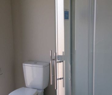 A modern, fully furnished, upstairs studio room is available! - Photo 3