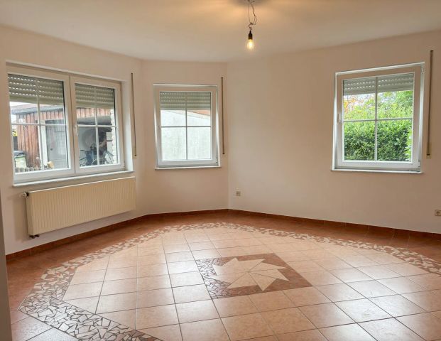 Gepflegte 2-Zimmer-Einliegerwohnung mit separaten Eingang - in ruhiger Wohngegend! - Photo 1