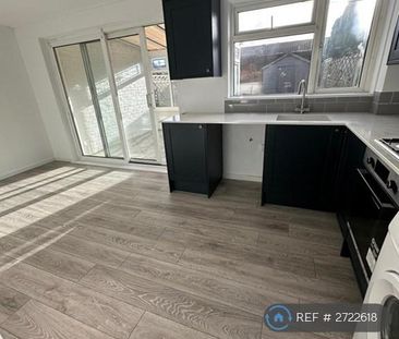 3 bedroom terraced house to rent - Photo 5