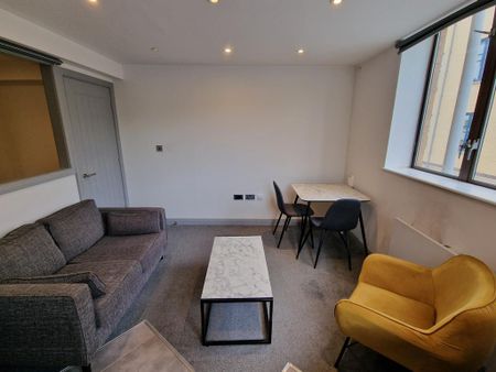 Studio to rent - Photo 2