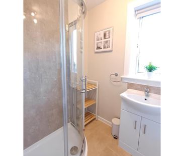 2 bed detached bungalow for rent in Maybury - Photo 4