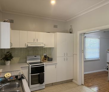 Charming Renovated Weatherboard Home in North Tamworth - Photo 4