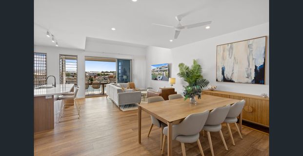 Lakefront Luxury with Pool, Private Pontoon & Resort-Style Living Contact Julie Sykes 0438 050 110 - Photo 1