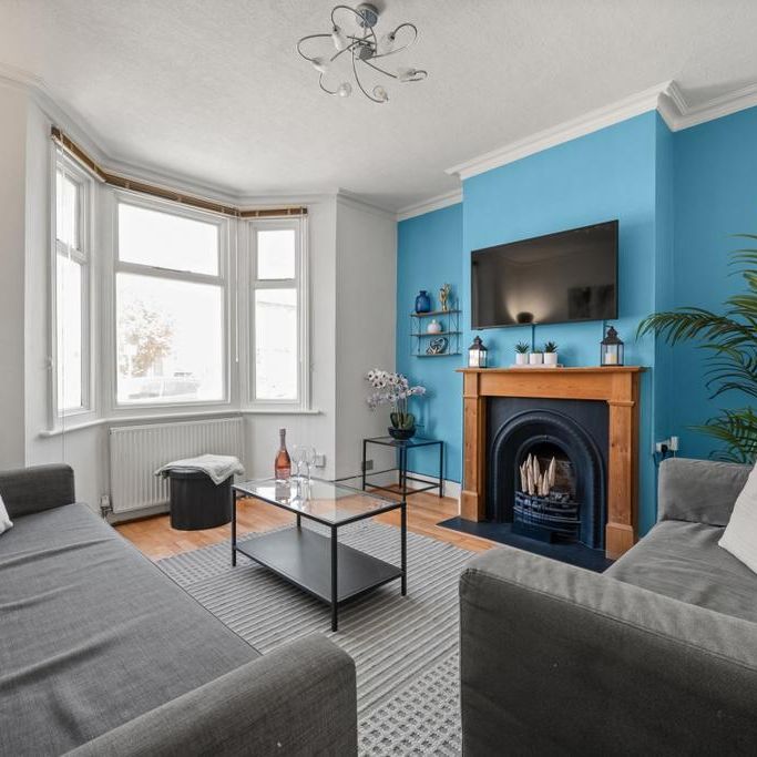 4 bedroom semi-detached house to rent - Photo 1