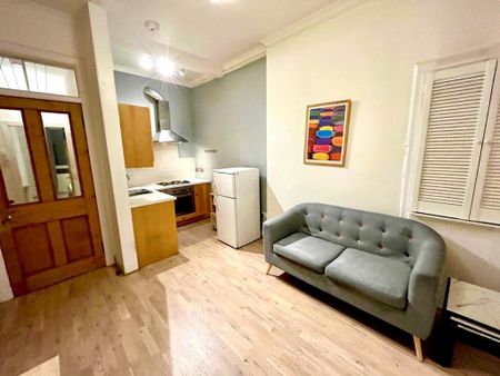 1 bedroom flat to rent - Photo 2