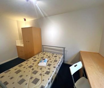 1 bedroom in a house share to rent - Photo 5