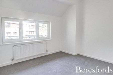 5 bedroom end of terrace house to rent - Photo 3