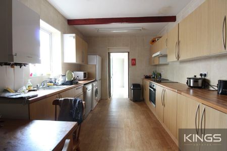 5 bedroom semi-detached house to rent - Photo 5