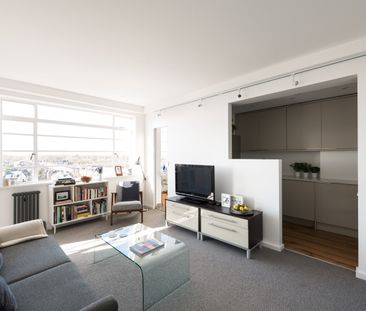 1 Bed Flat, Balham High Road, SW17 - Photo 2