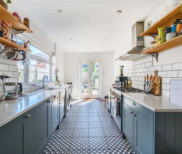 3 bedroom terraced house to rent - Photo 3