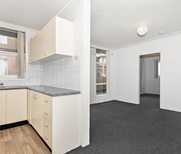Neat 1 Bedroom Unit - Photo 1