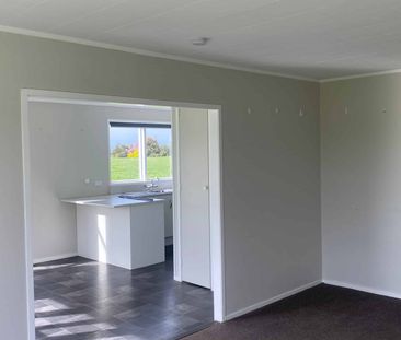 Three Bedroom Country Living Between Feilding & Palmerston North - Photo 2