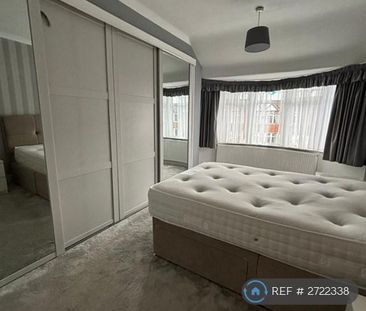 3 bedroom semi-detached house to rent - Photo 1