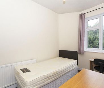 4 bedroom terraced house to rent - Photo 3