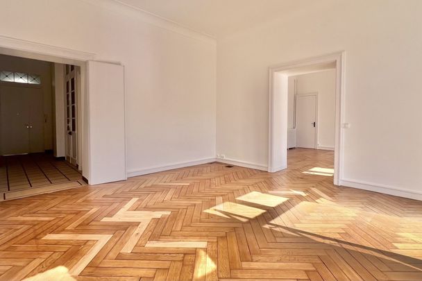 Cours Cambronne – Appartement d'exception avec terrasse plei - Photo 1