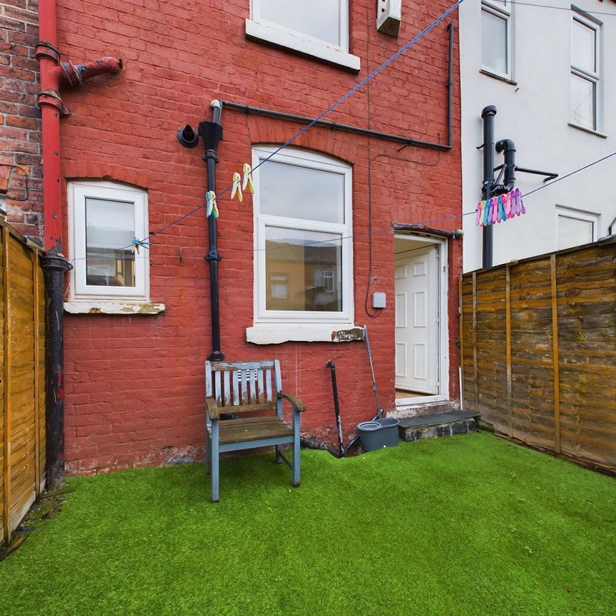 Henry Street, Tyldesley, M29 - Photo 1